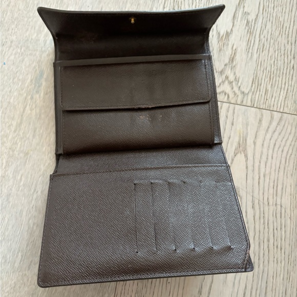 Louis Vuitton Damier trifold wallet - Picture 5 of 9